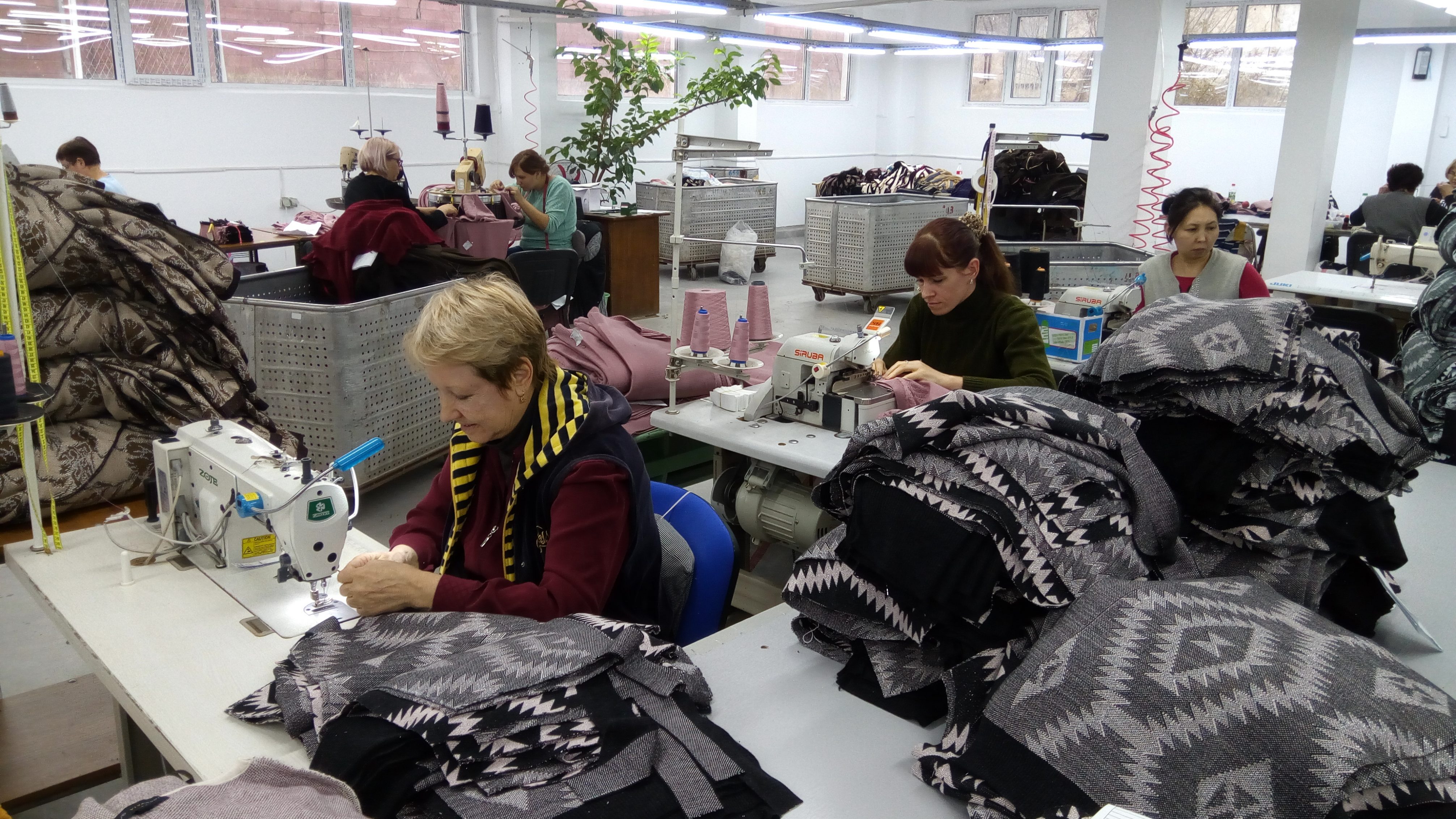 AS-MODA - Производитель женской и мужской одежды из вязаного трикотажа